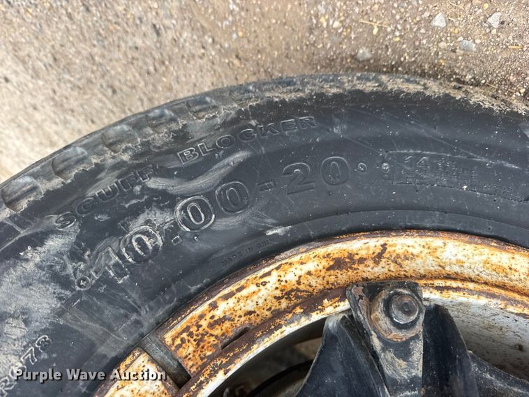 image for item DY3075 1989 Ford LT8000 grain truck