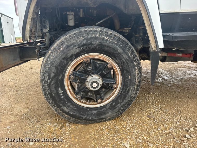 image for item DY3075 1989 Ford LT8000 grain truck