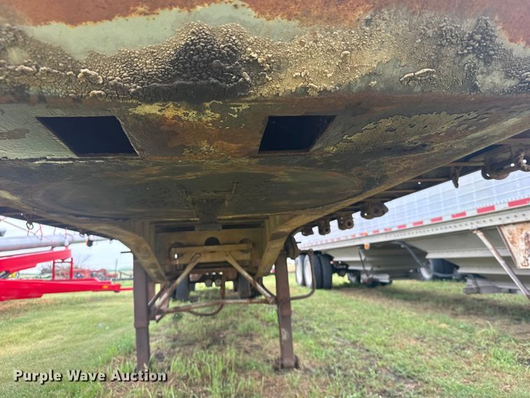 image for item DY3078 1988 Transcraft flatbed trailer