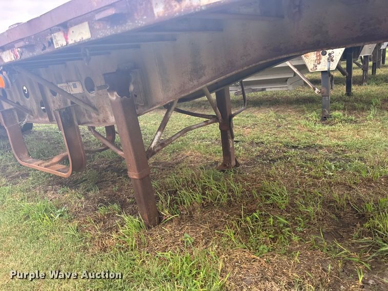 image for item DY3078 1988 Transcraft flatbed trailer