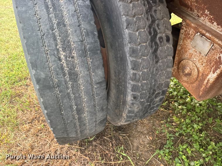 image for item DY3078 1988 Transcraft flatbed trailer