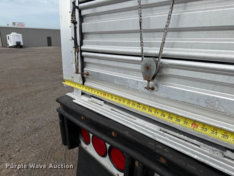 image for item EG9295 2006 Merritt 53X102X15XNX18X019X00SAMW livestock trailer