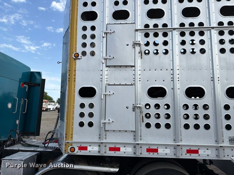 image for item EG9295 2006 Merritt 53X102X15XNX18X019X00SAMW livestock trailer