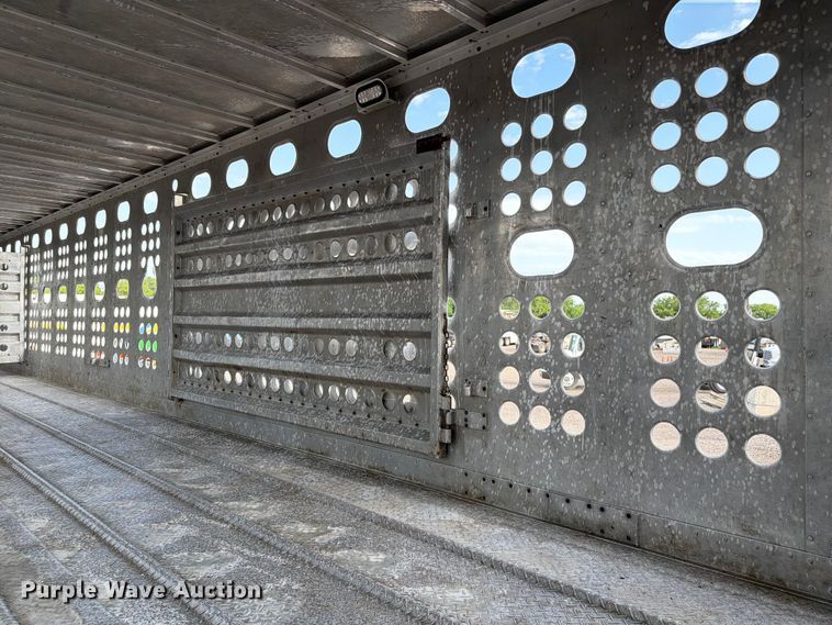 image for item EG9295 2006 Merritt 53X102X15XNX18X019X00SAMW livestock trailer