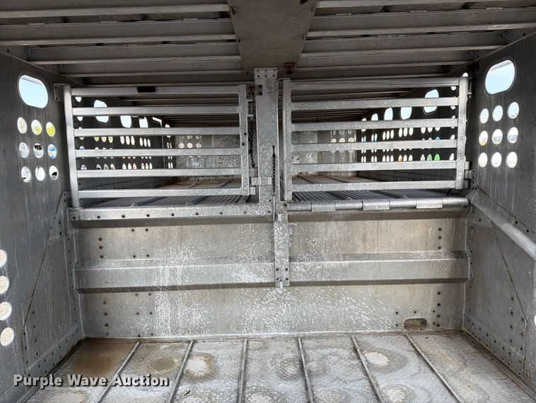 image for item EG9295 2006 Merritt 53X102X15XNX18X019X00SAMW livestock trailer