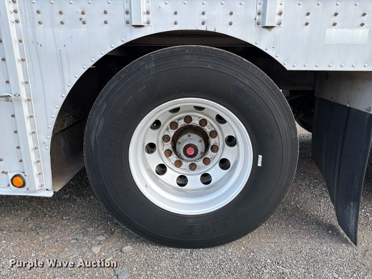 image for item EG9295 2006 Merritt 53X102X15XNX18X019X00SAMW livestock trailer