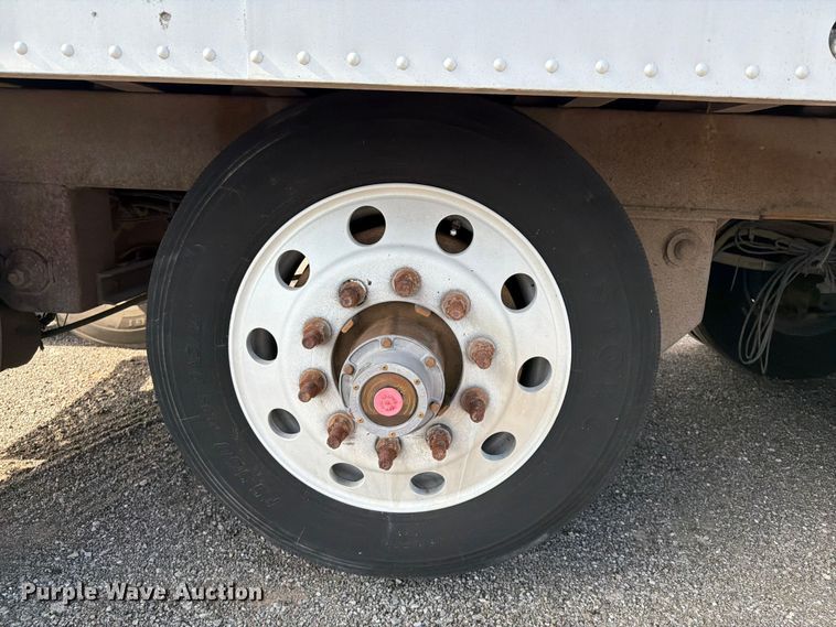 image for item EG9295 2006 Merritt 53X102X15XNX18X019X00SAMW livestock trailer