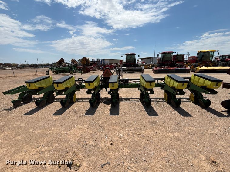 image for item EL2533 John Deere 1700 planter