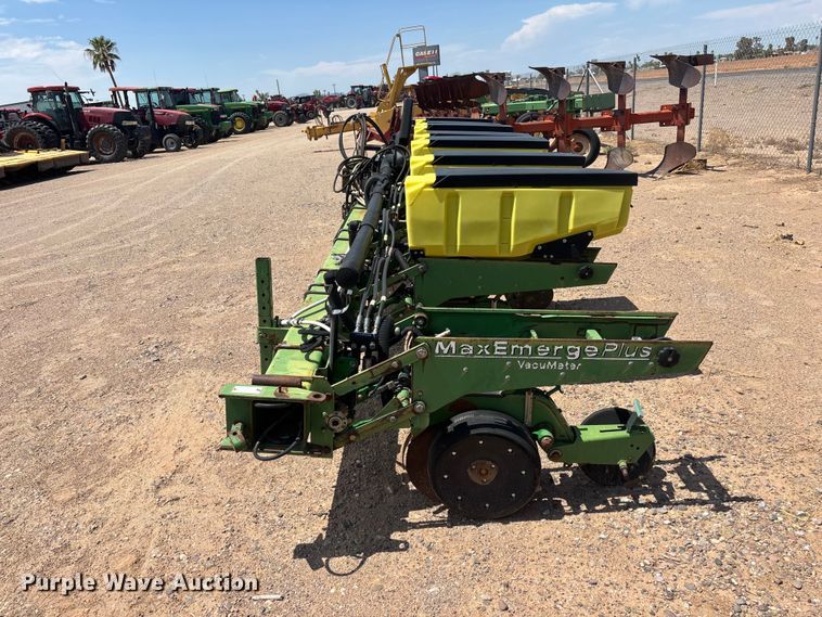 image for item EL2533 John Deere 1700 planter