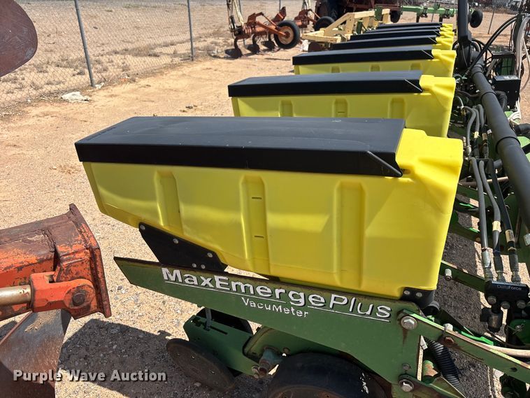 image for item EL2533 John Deere 1700 planter