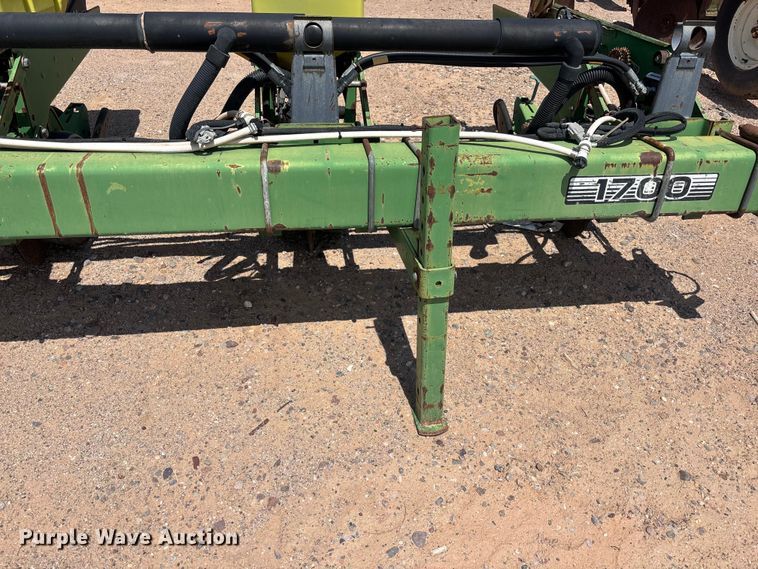 image for item EL2533 John Deere 1700 planter