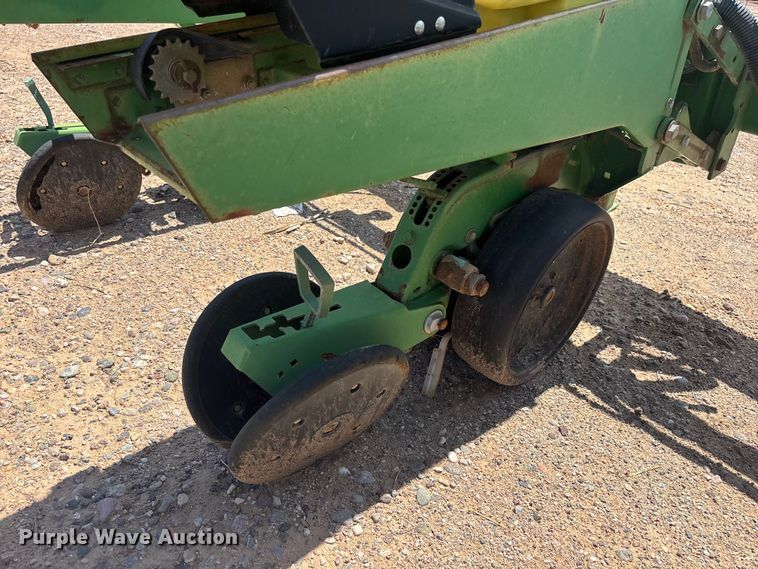 image for item EL2533 John Deere 1700 planter