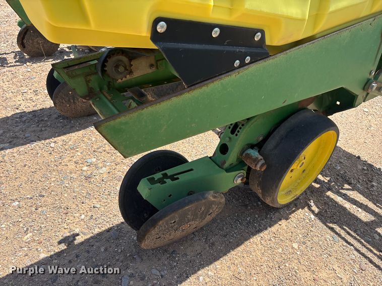image for item EL2533 John Deere 1700 planter