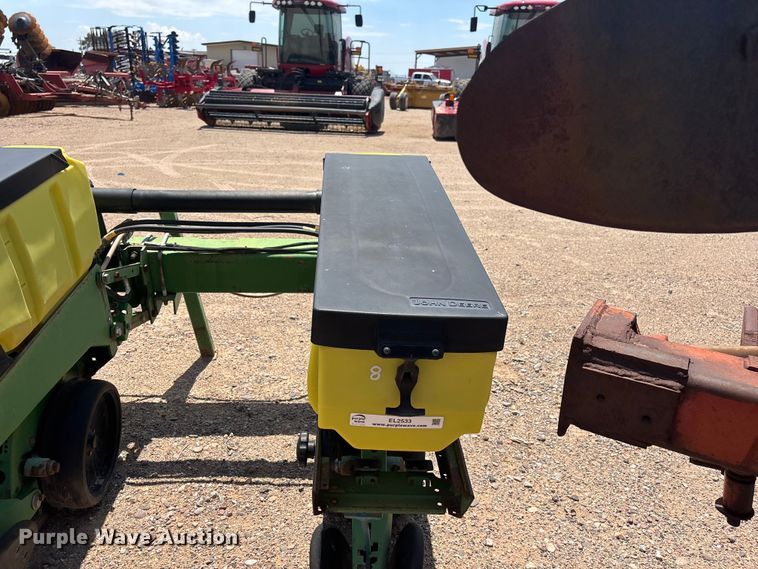 image for item EL2533 John Deere 1700 planter
