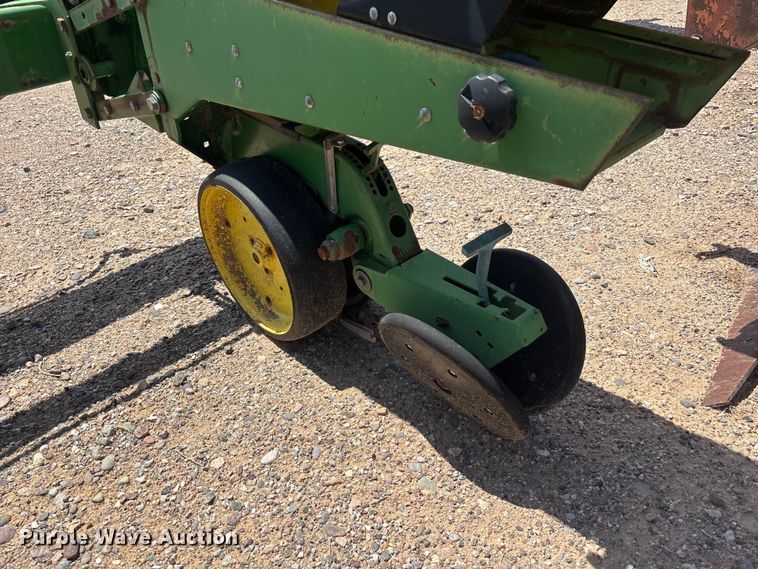 image for item EL2533 John Deere 1700 planter