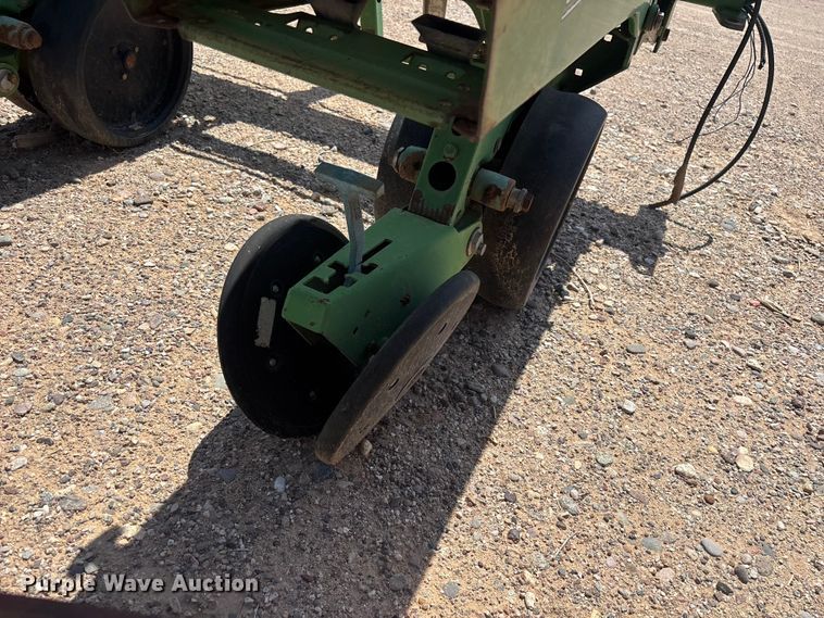 image for item EL2533 John Deere 1700 planter