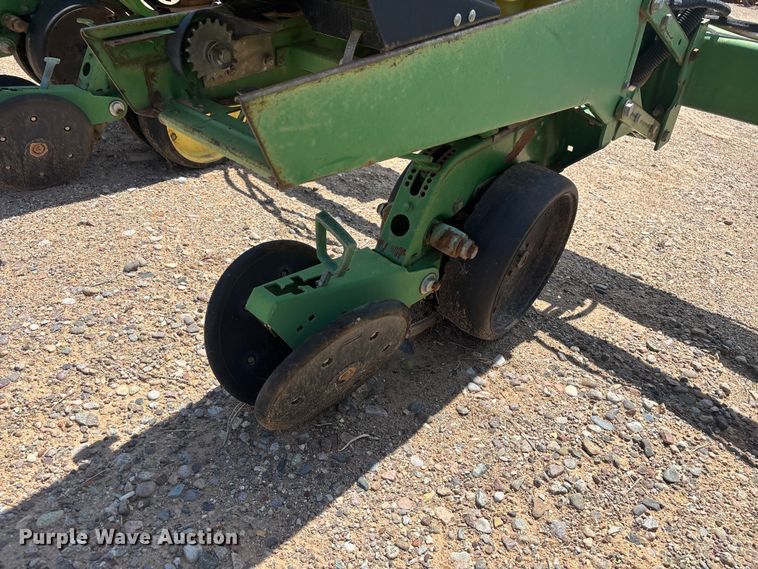 image for item EL2533 John Deere 1700 planter
