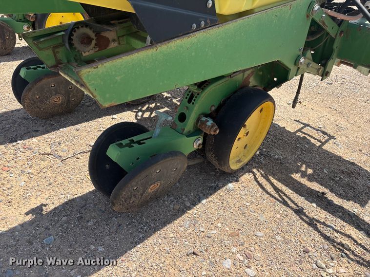 image for item EL2533 John Deere 1700 planter