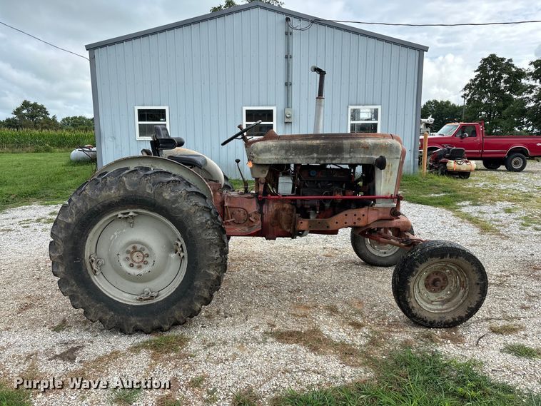 image for item EO4395 1958 Ford 901 tractor