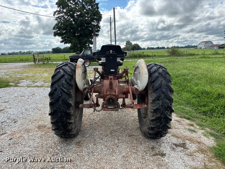 image for item EO4395 1958 Ford 901 tractor