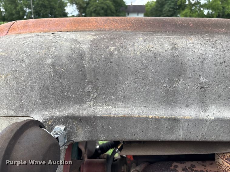 image for item EO4395 1958 Ford 901 tractor