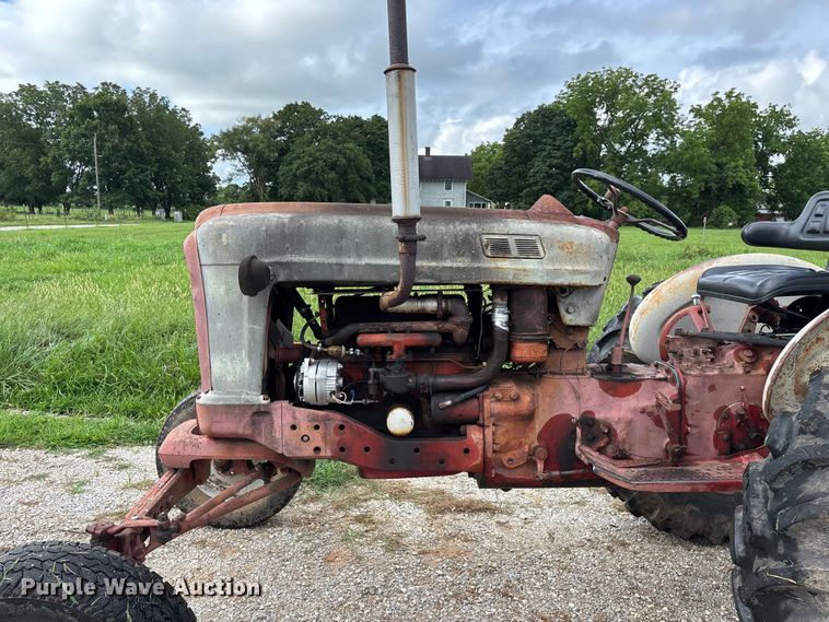 image for item EO4395 1958 Ford 901 tractor