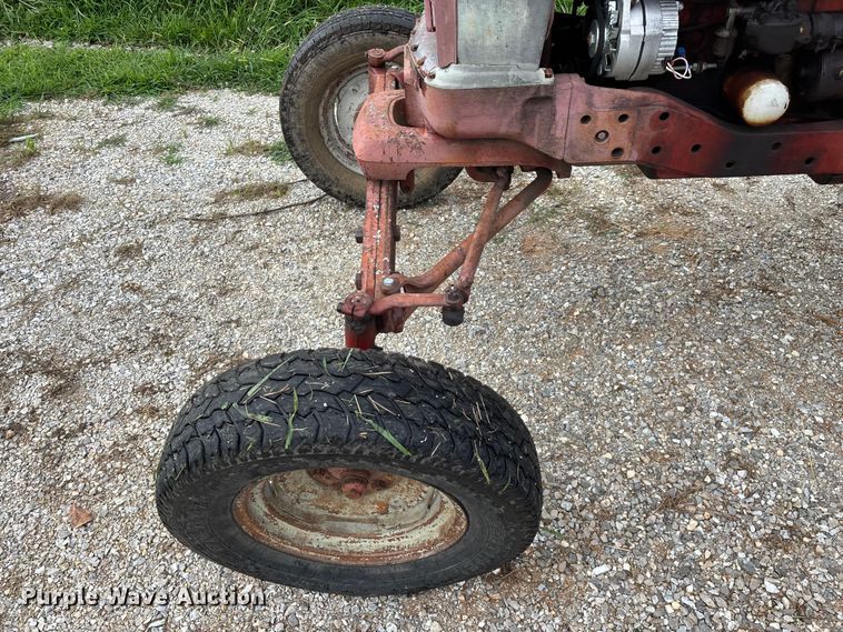 image for item EO4395 1958 Ford 901 tractor