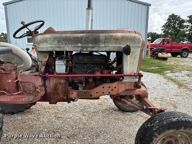 image for item EO4395 1958 Ford 901 tractor