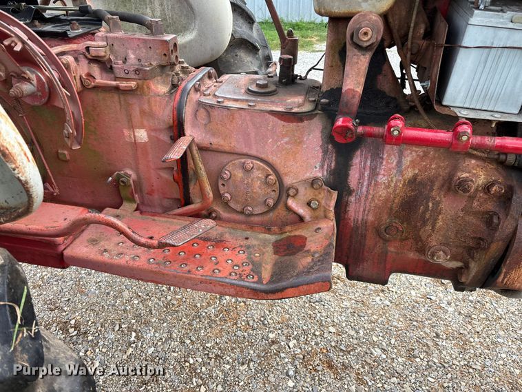 image for item EO4395 1958 Ford 901 tractor