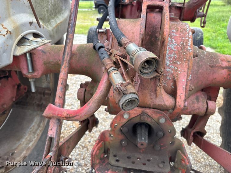 image for item EO4395 1958 Ford 901 tractor