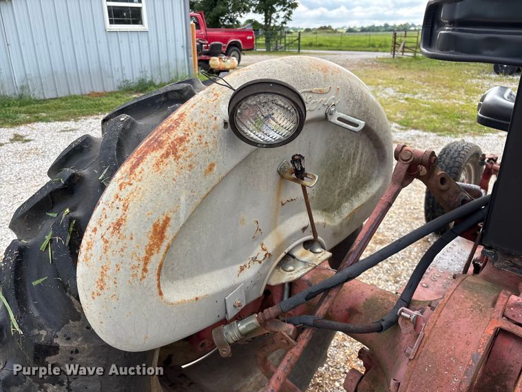 image for item EO4395 1958 Ford 901 tractor