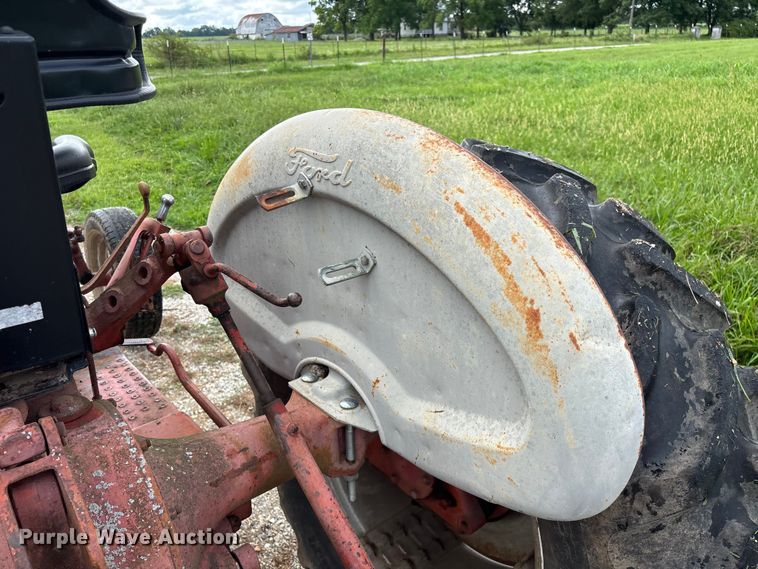 image for item EO4395 1958 Ford 901 tractor