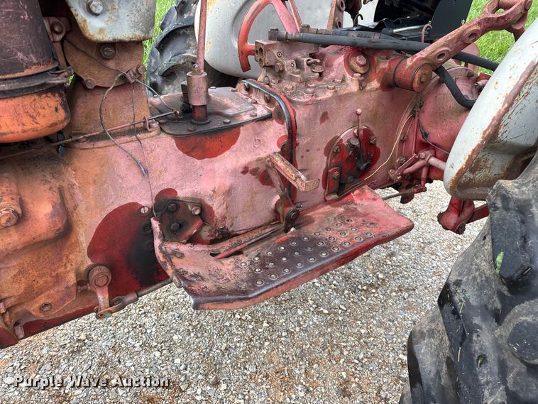 image for item EO4395 1958 Ford 901 tractor