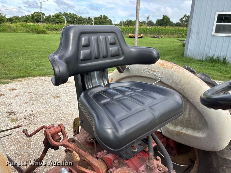 image for item EO4395 1958 Ford 901 tractor