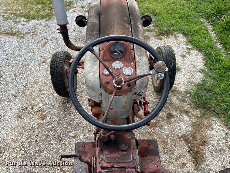 image for item EO4395 1958 Ford 901 tractor