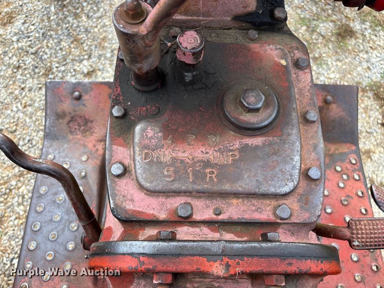 image for item EO4395 1958 Ford 901 tractor