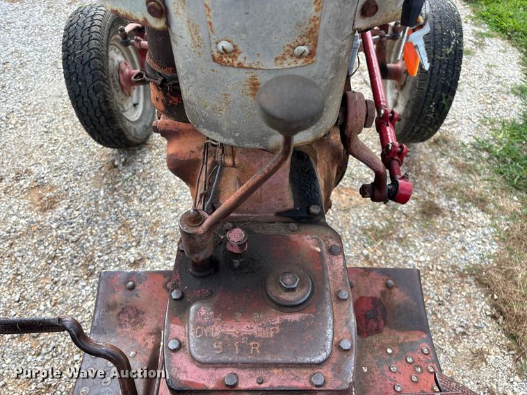 image for item EO4395 1958 Ford 901 tractor