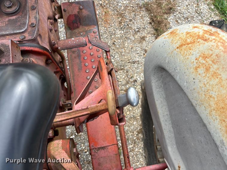 image for item EO4395 1958 Ford 901 tractor