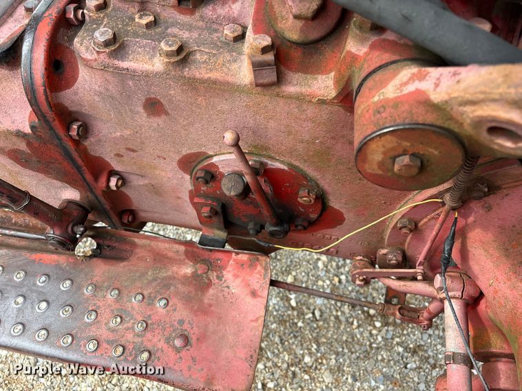 image for item EO4395 1958 Ford 901 tractor