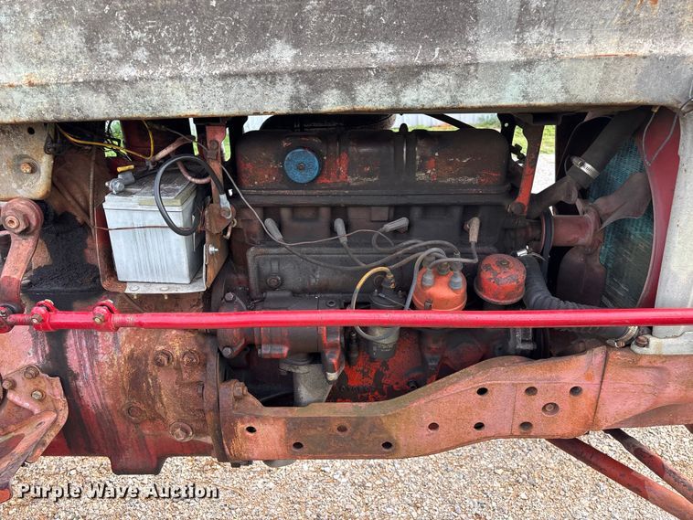 image for item EO4395 1958 Ford 901 tractor
