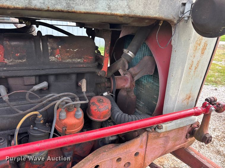 image for item EO4395 1958 Ford 901 tractor