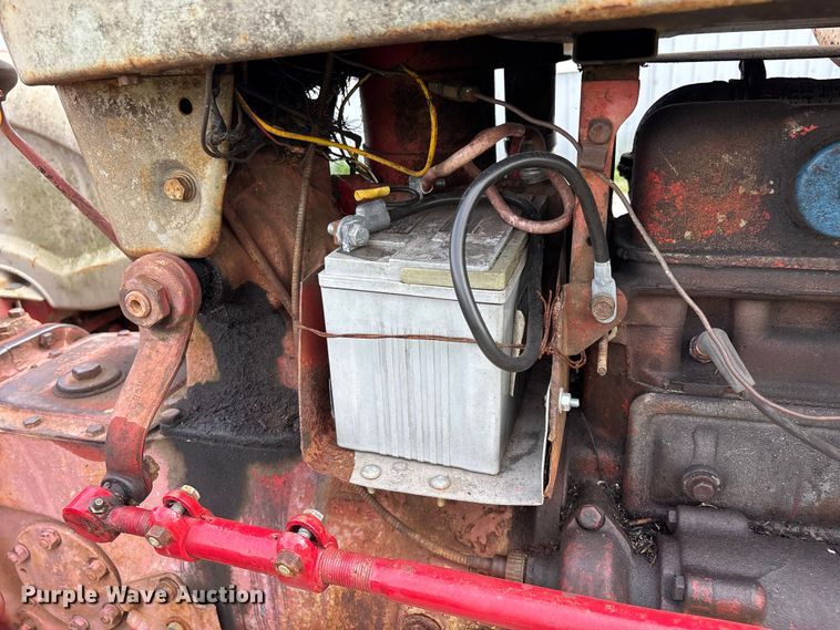 image for item EO4395 1958 Ford 901 tractor