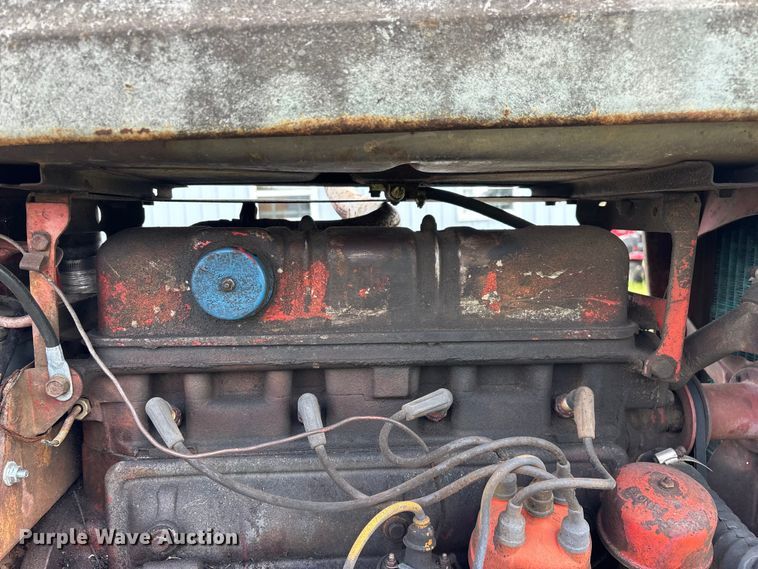 image for item EO4395 1958 Ford 901 tractor
