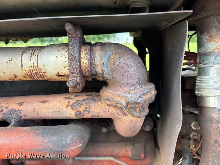 image for item EO4395 1958 Ford 901 tractor