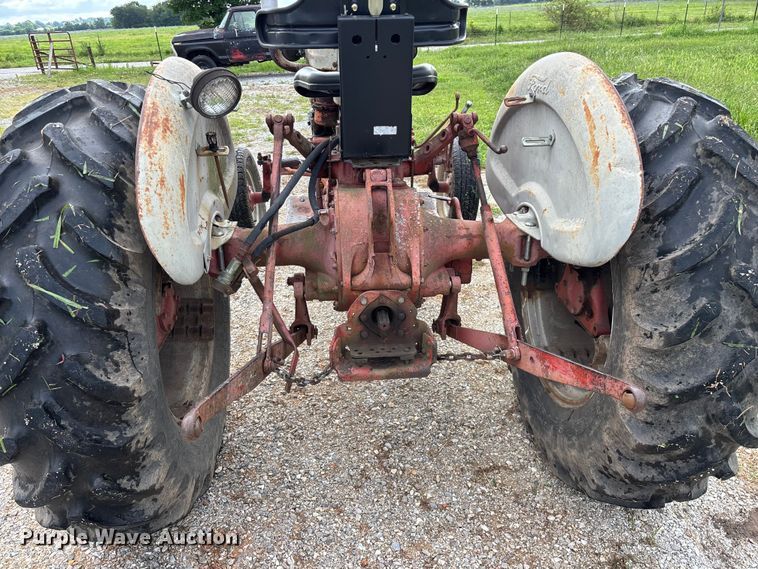 image for item EO4395 1958 Ford 901 tractor