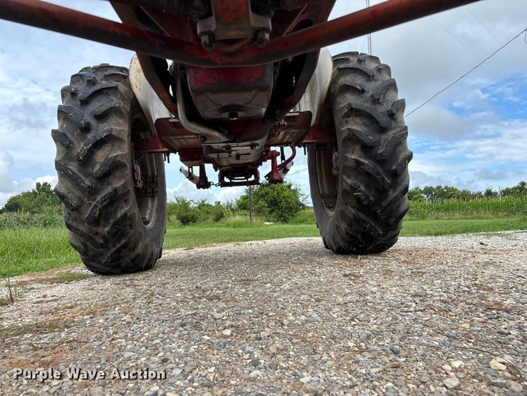 image for item EO4395 1958 Ford 901 tractor