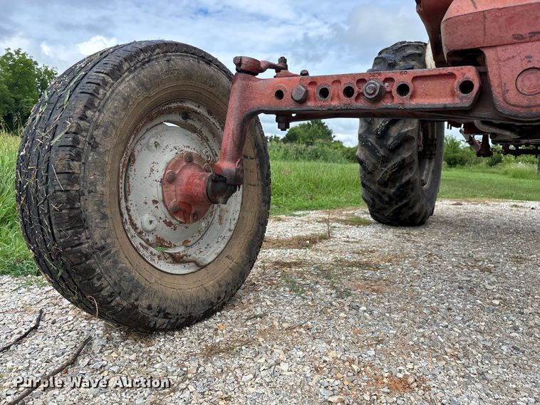 image for item EO4395 1958 Ford 901 tractor
