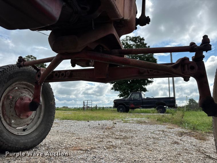 image for item EO4395 1958 Ford 901 tractor