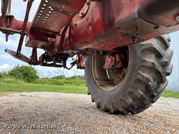 image for item EO4395 1958 Ford 901 tractor