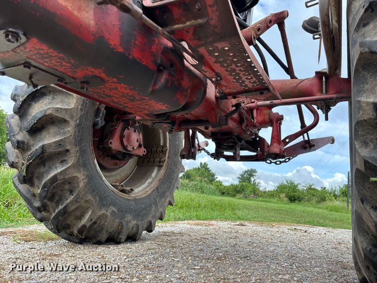 image for item EO4395 1958 Ford 901 tractor